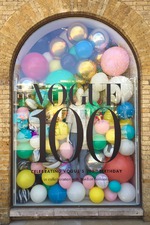 Хэштег #Vogue100 – сейчас один из самых популярных в мире моды