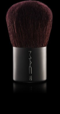 MAC Cosmetics /  182 Buffer Brush