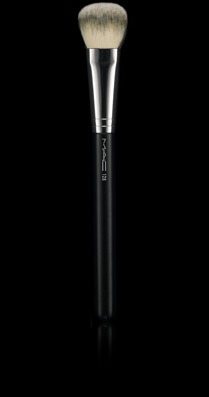 MAC Cosmetics /  128 Split Fibre Cheek Brush