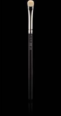 MAC Cosmetics /  239 Eye Shader Brush