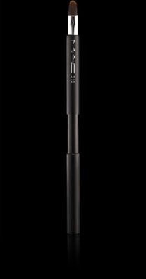 MAC Cosmetics /  318 Retractable Lip Brush