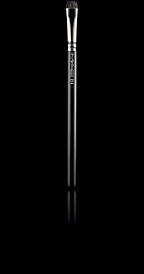 MAC Cosmetics /  214 Short Shader Brush